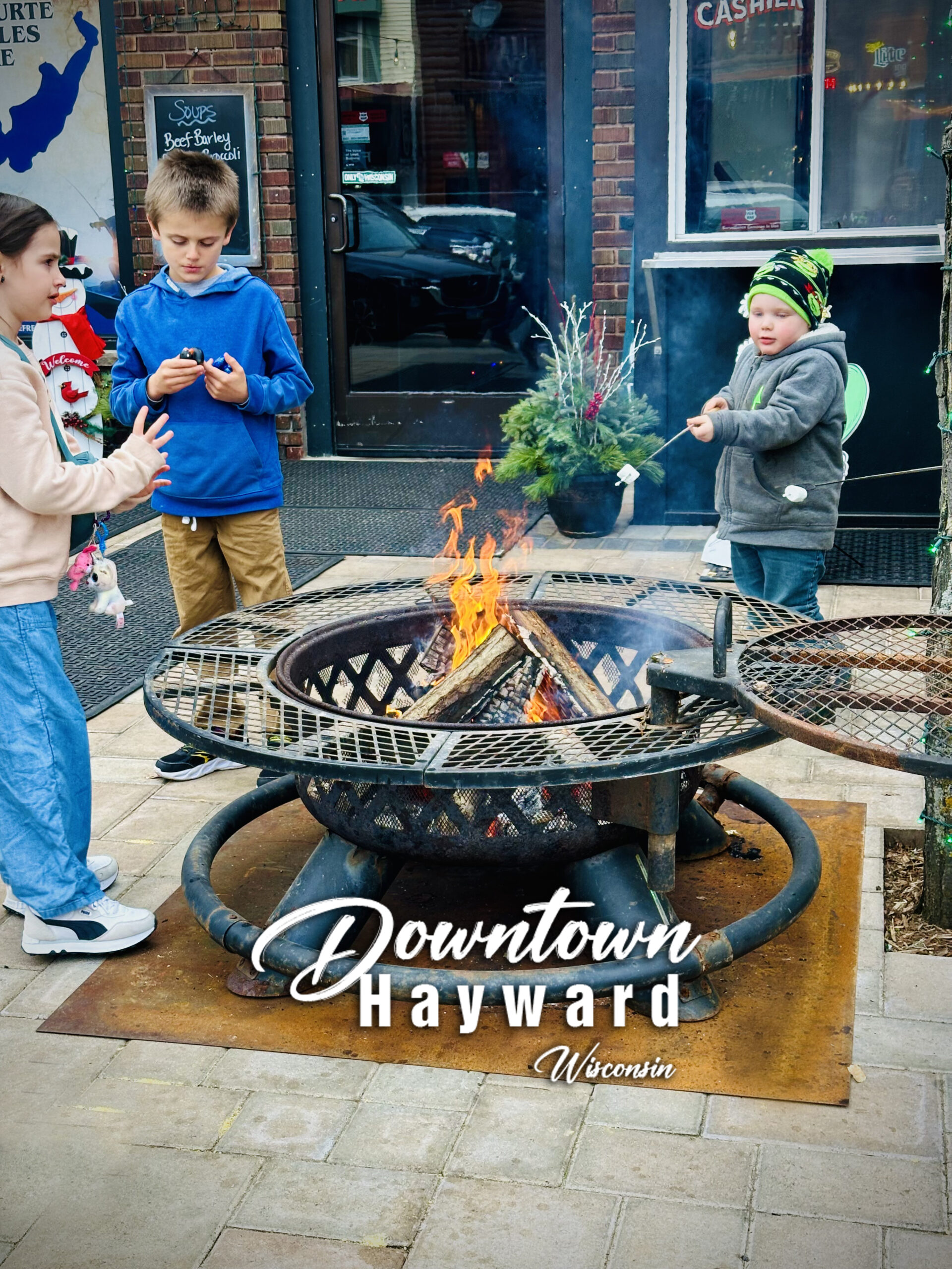 Enjoy Fire Pit & Smores during Christmas in Hayward